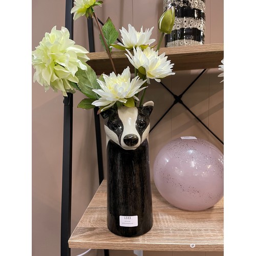 1333 - A badger flower vase with white floral arrangement  (1896L25)   #