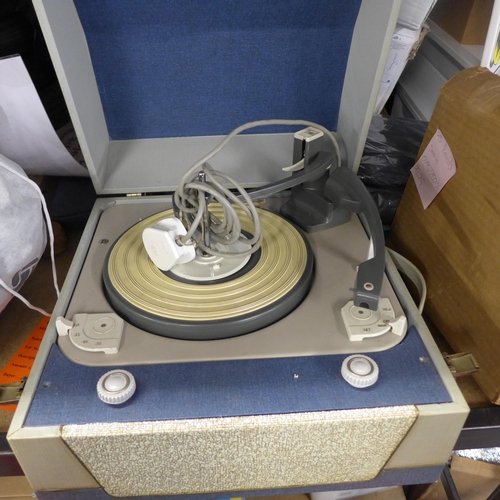 2075 - Vintage Westminster turntable music/player