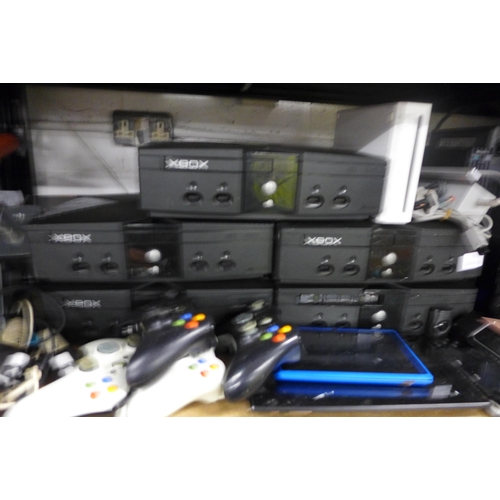 2108 - 5 Original Xbox, Wii with controllers, Nintendo DS, PSP, PS1 with controllers, PS2, Xbox 360e, Xbox ... 