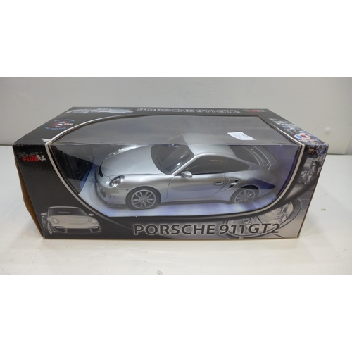 2125 - A Porsche 911 GT2 radio controlled car (boxed)