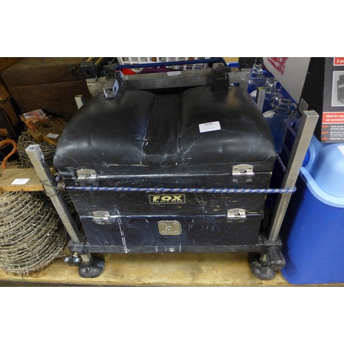 2499 - Fox Match fishing box/seat