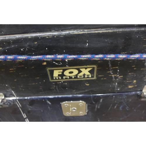 2499 - Fox Match fishing box/seat