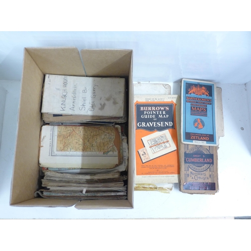 1179 - A collection of vintage maps  **PLEASE NOTE THIS LOT IS NOT ELIGIBLE FOR POSTING AND PACKING**