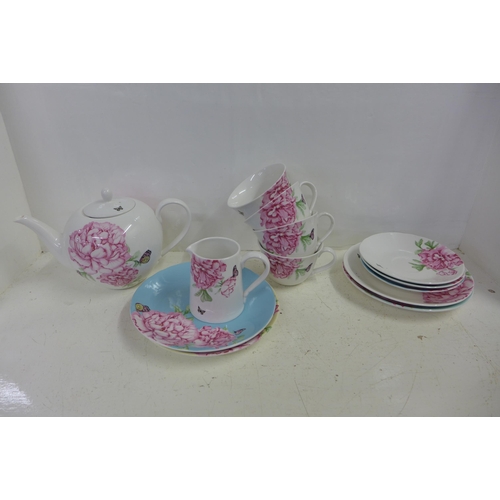 1180 - A Miranda Kerr for Royal Albert Everyday Friendship tea set  **PLEASE NOTE THIS LOT IS NOT ELIGIBLE ... 