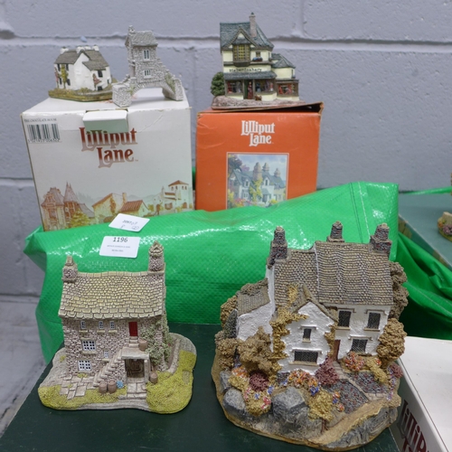 1196 - A quantity of Lilliput Lane model houses, mostly boxed  **PLEASE NOTE THIS LOT IS NOT ELIGIBLE FOR P... 