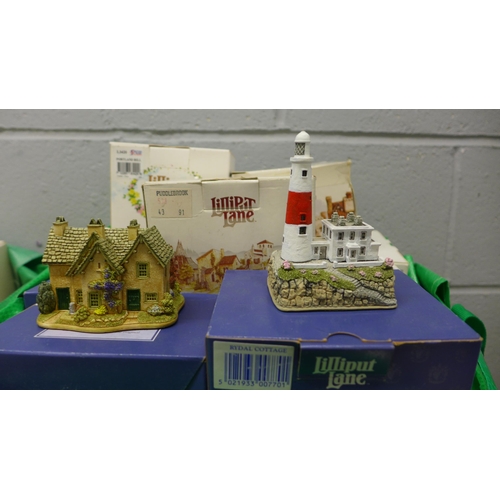 1199 - A quantity of Lilliput Lane model houses (over 40), boxed  **PLEASE NOTE THIS LOT IS NOT ELIGIBLE FO... 