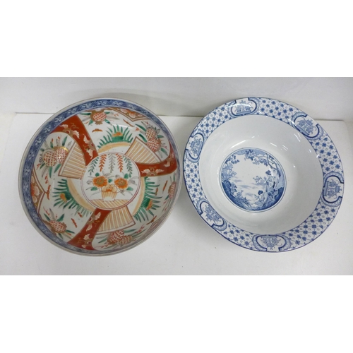 685 - A Chinese Imari bowl and other china, one jug a/f