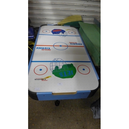 2461 - Maxforce air hockey table