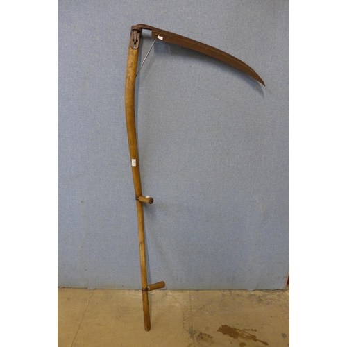 355 - A vintage elm scythe