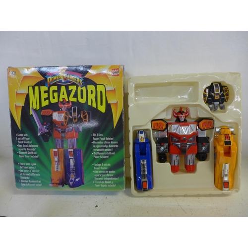 754 - Two vintage toys comprising Power Rangers Megazord and Micro Machines Star Wars R2-D2/Jabba's Palace