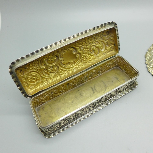 825 - An embossed silver box, Birmingham 1900, 89g, width 13.5cm, and a silver bowl, 76g