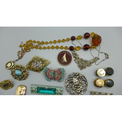929 - A coral necklace, mourning brooch and other costume jewellery