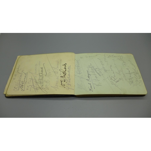 934 - A 1930's autograph book, including Royal Scot locomotive related, tour of North America for the Expo... 