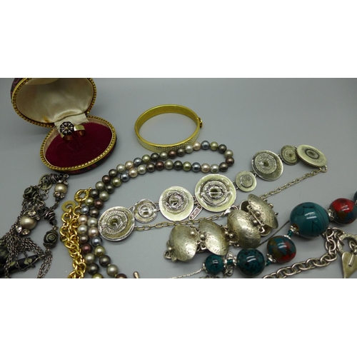 939 - Designer jewellery including Agatha Paris, Halcyon Days, Konplott, etc.
