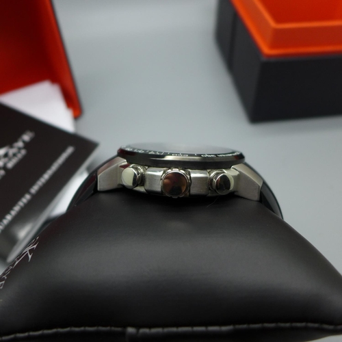 943 - A gentleman's Adee Kaye sports wristwatch, with box