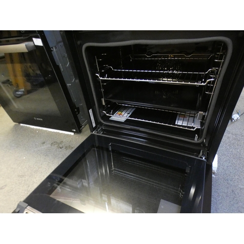 61 - Bosch  Serie 8 Home Connect Single Pyrolytic Oven H595xW595xD549 - model no:- HBG6764B6B, RRP £890.8... 