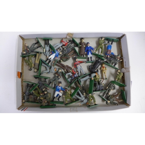 1192 - A collection of metal toy soldiers