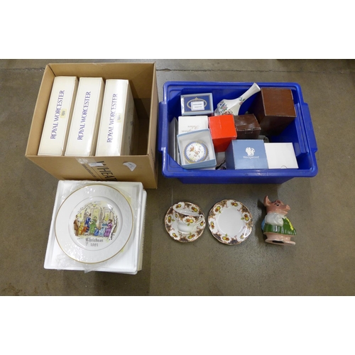 1210 - Four Royal Worcester Christmas plates, 1979, 1980, 1981 and 1982, all boxed and with paperwork and a... 