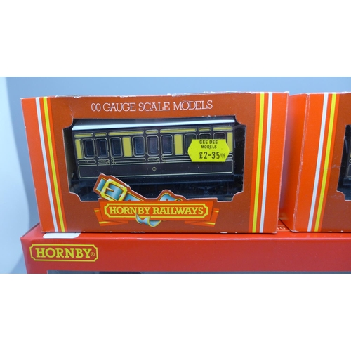 678 - A Hornby coach, R4669 and two wagons, R213 x2, boxed