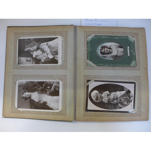 687 - An Edwardian postcard album, theatre hall singers and actresses (60)