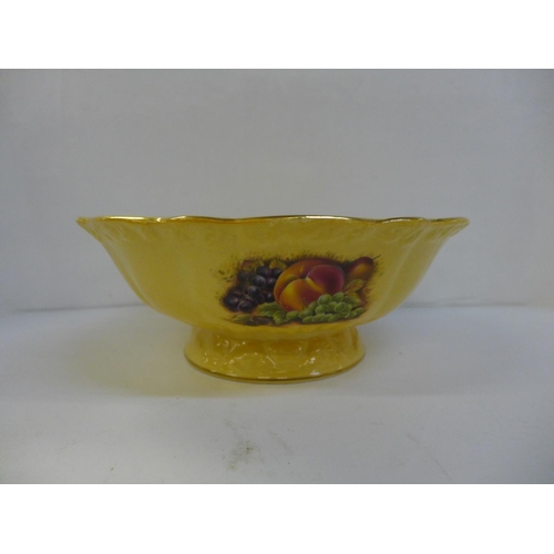 689 - An Aynsley limited edition Jubilee Collection 2002 large fruit bowl