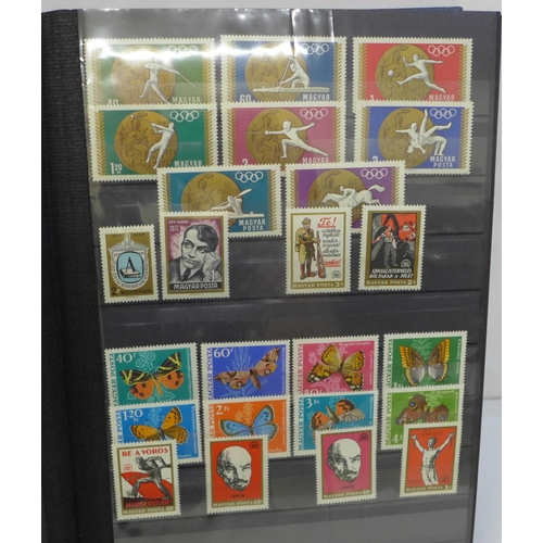 723 - Hungary; large stock book with the unmounted mint collection 1969-1989 mainly fine and in set, no mi... 