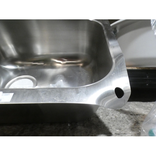 3094 - A Rangemaster stainless steel 1.5 bowl sink, 600 x 470 x 185mm * this lot is subject to VAT