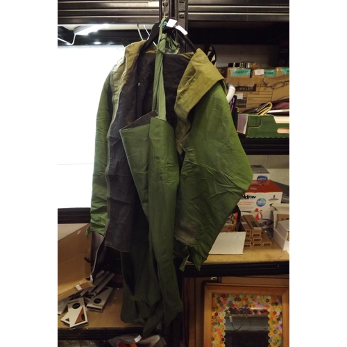 2128 - Military item: NATO issue chemical nuclear and biological smock (size L 180 x 100) and overtrousers ... 