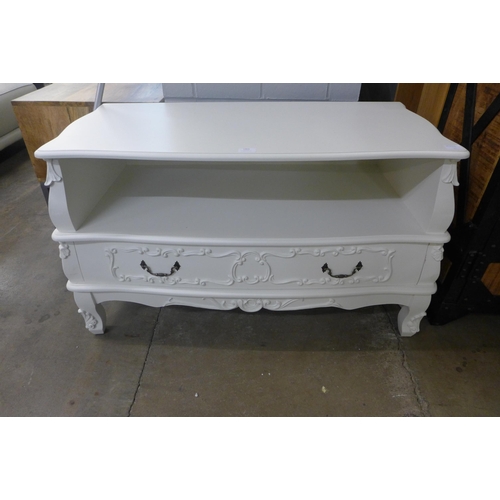 1463 - An antique style white media unit