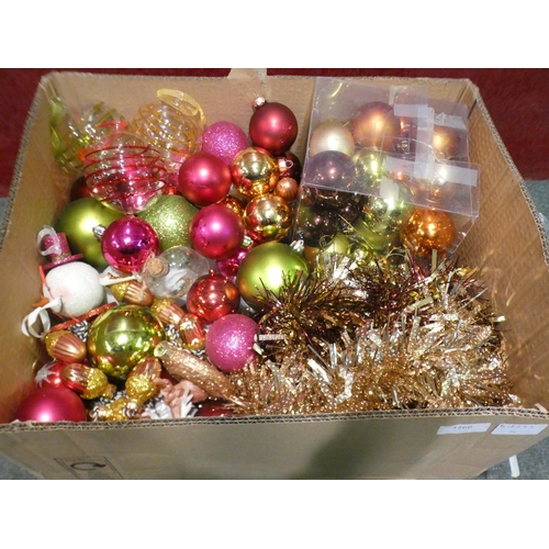 3266 - A box containing baubles and tinsel