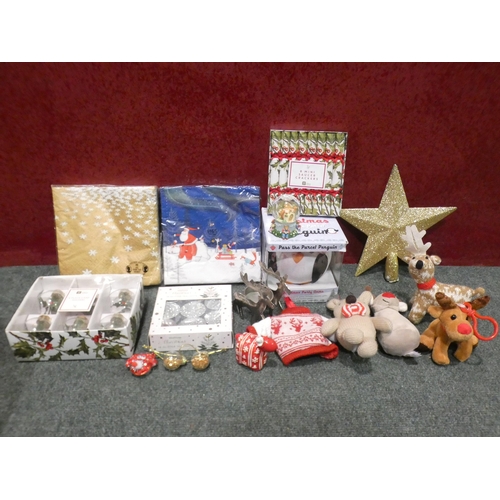 3267 - A box of misc. Christmas items; napkins, mini crackers, place holders, etc.