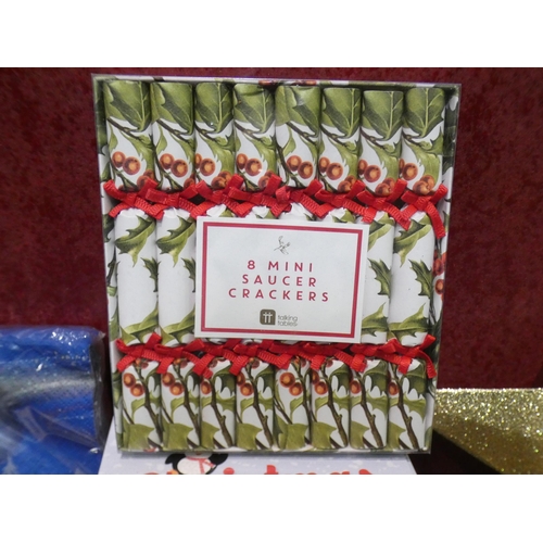 3267 - A box of misc. Christmas items; napkins, mini crackers, place holders, etc.