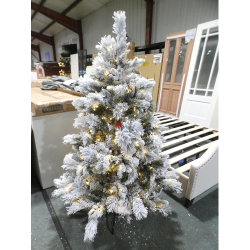 3280 - A snow flocked pre-lit artificial Christmas tree (160cm)