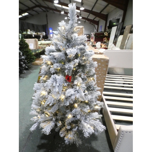 3280 - A snow flocked pre-lit artificial Christmas tree (160cm)