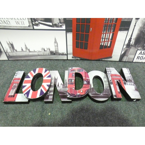 3292 - A London themed print on canvas and 3D sign (98 x 46cm) (52 x 17cm)