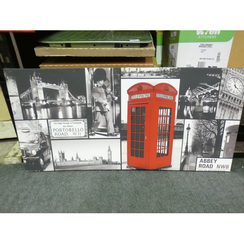 3292 - A London themed print on canvas and 3D sign (98 x 46cm) (52 x 17cm)