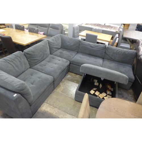 1530 - Thomasville Tisdale Six Piece Sectional Fabric Sofa, RRP £1916.66 + VAT (4045-20) * This lot is subj... 