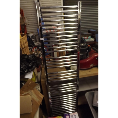 2403 - Chrome upright towel rail/radiator (6ft x 1ft)