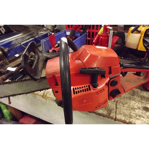 2428 - Petrol driven chainsaw