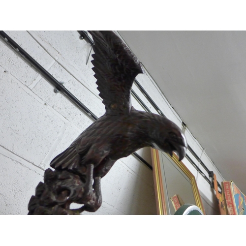 2086 - Carved wooden eagle figure