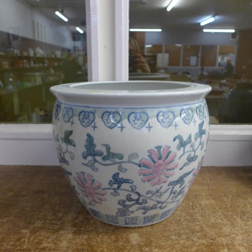 1298 - A large oriental fish bowl