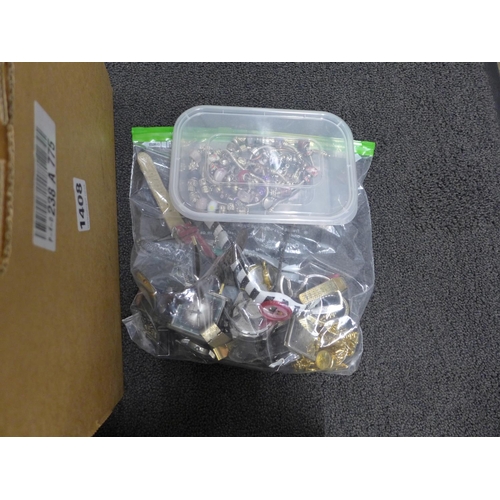 762 - A large collection of costume jewellery and wristwatches