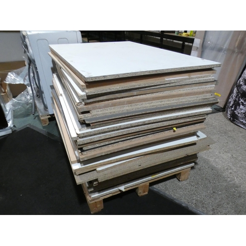 3027 - Pallet of boarding * This lot is subject to VAT