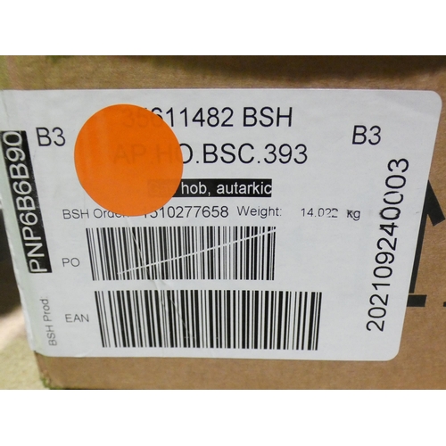 3033 - Bosch Gas on Glass 4 Burner Hob (H40xW580xD510mm) - model:- PNP6B6B90, RRP £315.83 inc. VAT * This l... 