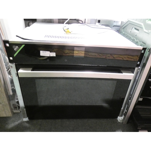 3075 - Neff built-in single oven * This lot is subject to VAT