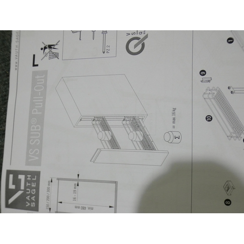 3087 - VS pull out silver base 150mm * This lot is subject to VAT