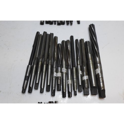 2007 - Tray of hand & machine reamers (35 items)