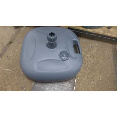 2250 - Parasol stand & qty. of garden tools