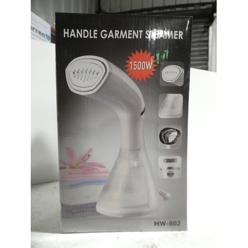 3076 - Hand-held 1500w garment steamer