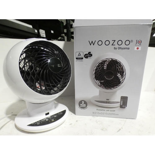 3360 - Iris Woozoo Desk Fan (242-257) * This lot is subject to VAT